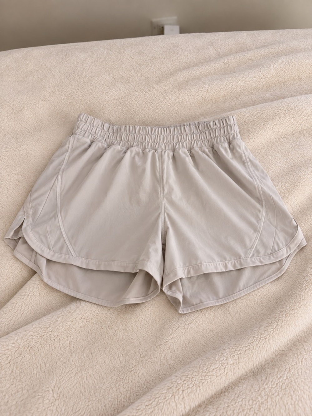 lululemon athletica speed up Light Beige/Neutral Athletic Shorts